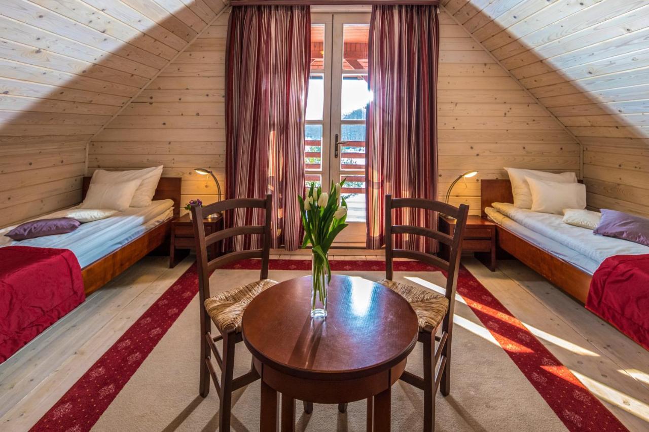 Hotel Forest Hills Зирц Екстериор снимка