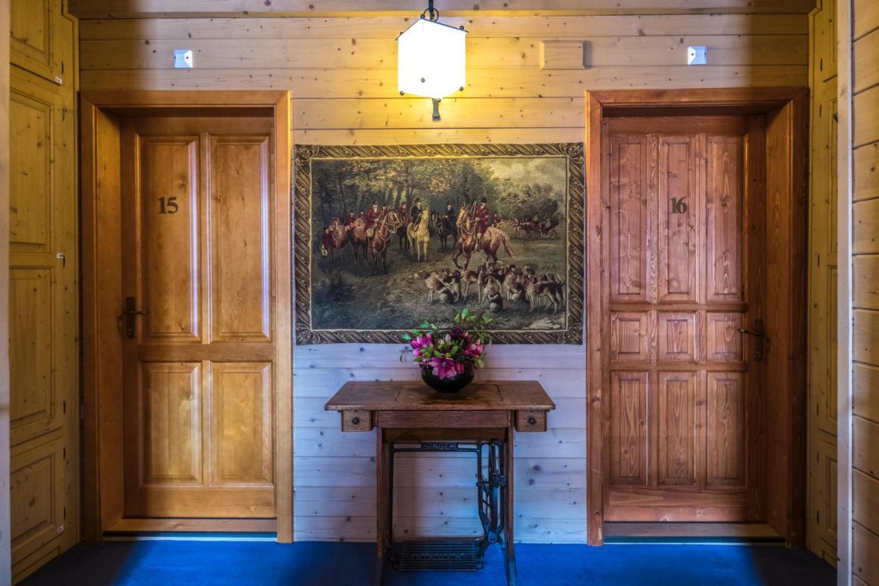 Hotel Forest Hills Зирц Екстериор снимка