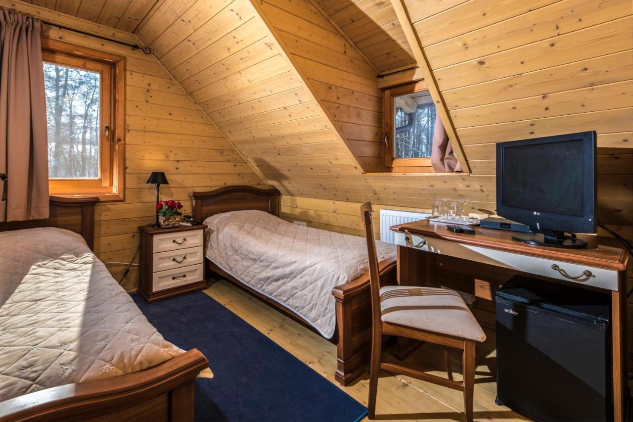 Hotel Forest Hills Зирц Екстериор снимка