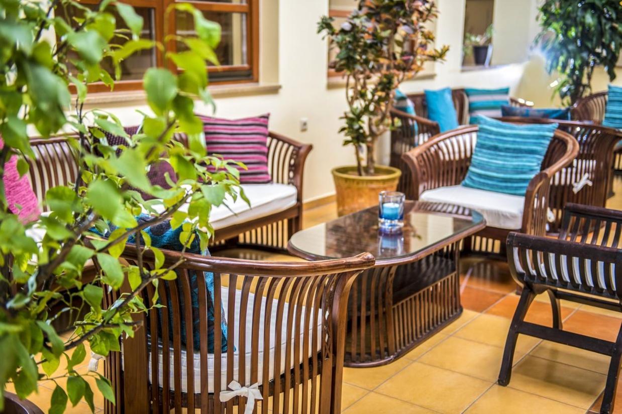 Hotel Forest Hills Зирц Екстериор снимка