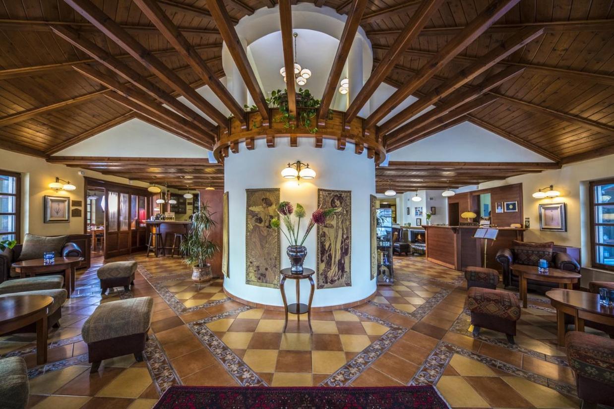 Hotel Forest Hills Зирц Екстериор снимка